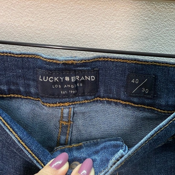 Lucky Brand 40/30 Women's Dark Wash Denim Jeans Classic Relaxed Fit - Picture 2 of 7
